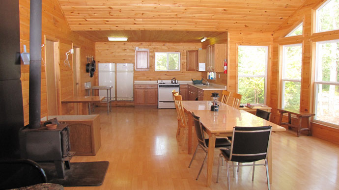 Otatakan Dining Room - Luxury Fishing Cabin for rent